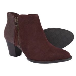VIONIC Anne Suede Ankle Boots. Size 9.5